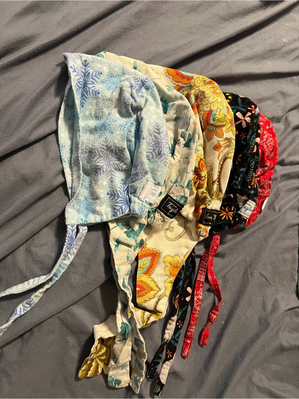 Lot of 5 scrub caps